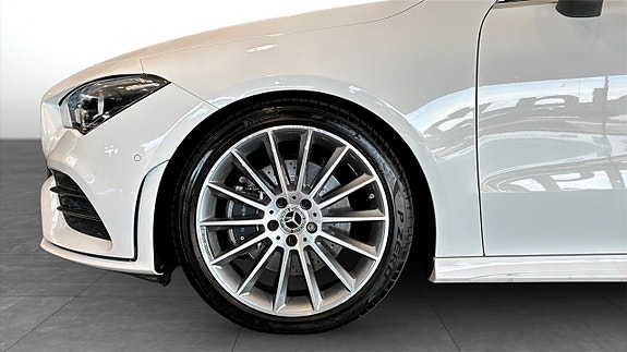 Mercedes-Benz CLA200 9 of 13