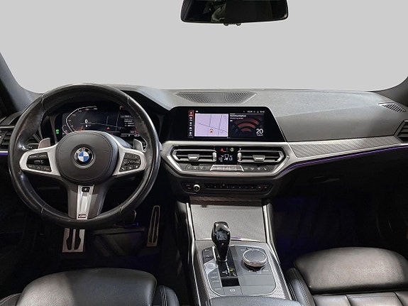 BMW 330i 11 of 18