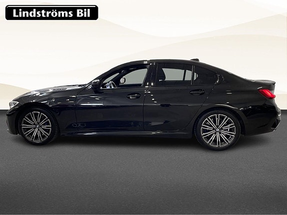BMW 330i 6 of 18