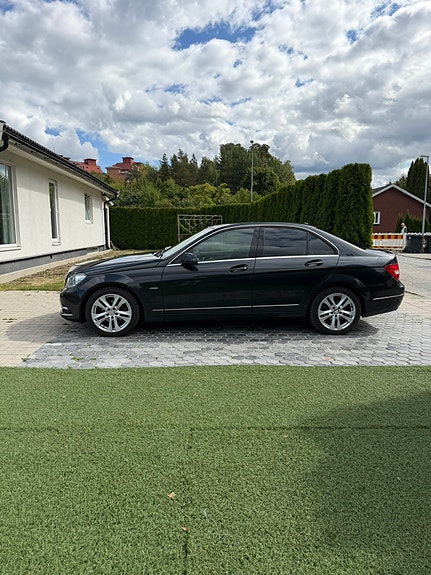 Mercedes-Benz C180 3 of 17