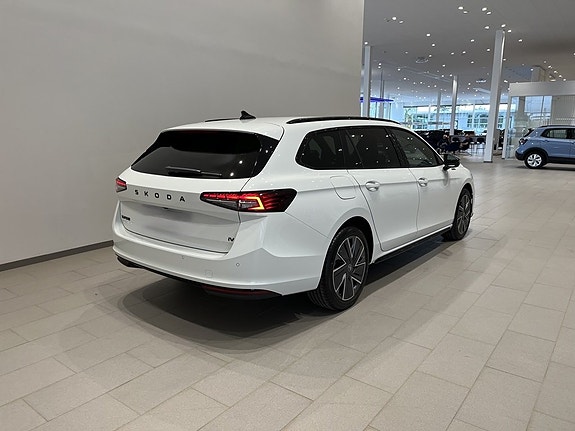 Skoda Superb 4 of 18