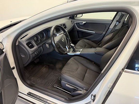 Volvo V60 8 of 9