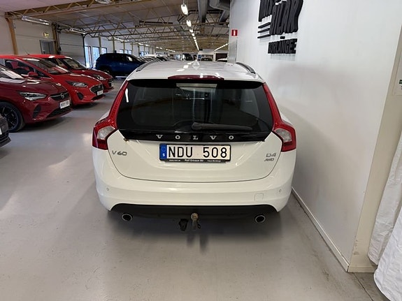 Volvo V60 4 of 9