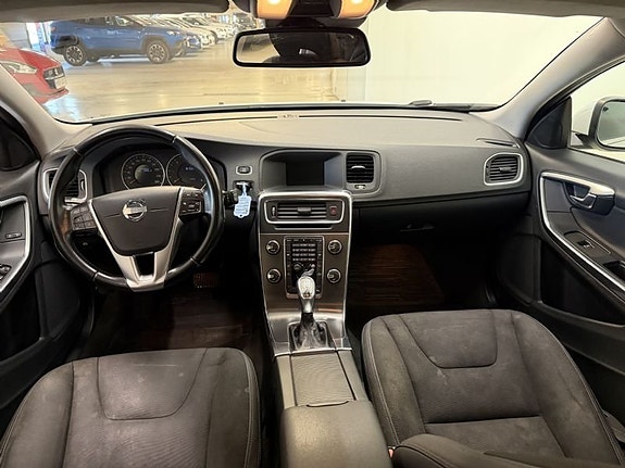 Volvo V60 7 of 9