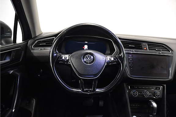 Volkswagen Tiguan Allspace 2 of 27