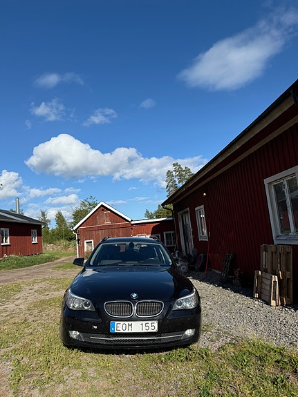 BMW 520d 4 of 5