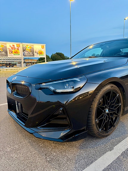 BMW M240i 2 of 9