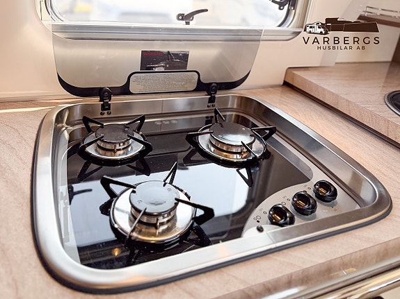 Bürstner Elegance i 890 AUT/Kamkedja ALDE QB+Taksäng *1 ÄGARE* Fr. 3,70% VI TAR INBYTE - Boka tid för visning! 8 of 19