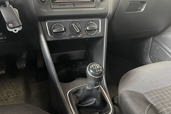 Volkswagen Polo 18 of 28