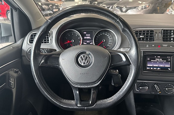 Volkswagen Polo 16 of 28