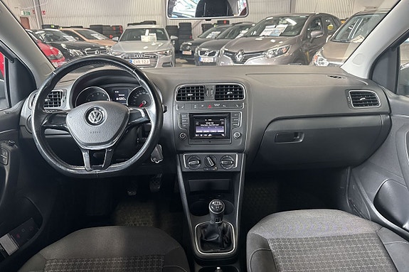 Volkswagen Polo 15 of 28