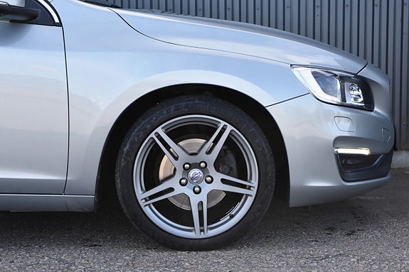 Volvo S60 4 of 24