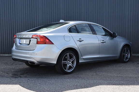 Volvo S60 2 of 24