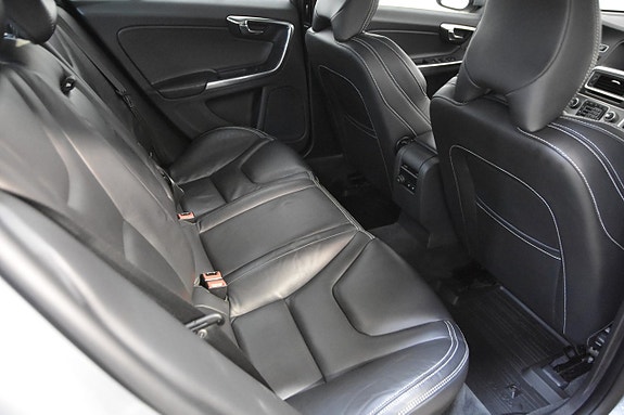 Volvo S60 15 of 24