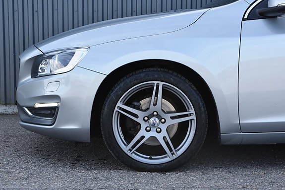 Volvo S60 5 of 24