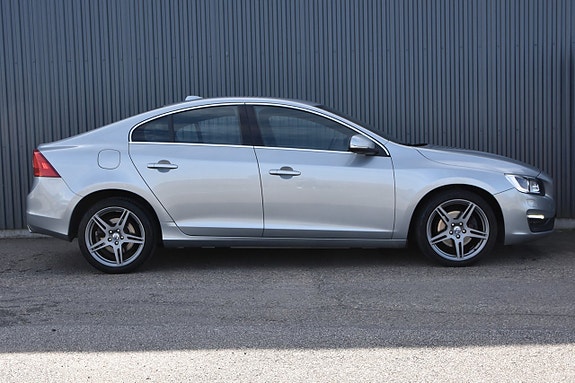 Volvo S60 3 of 24