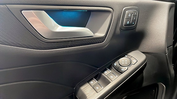 Ford Kuga 9 of 17