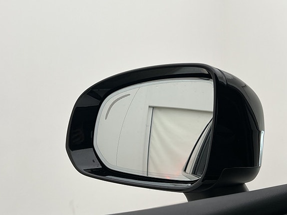 Volvo XC60 16 of 30