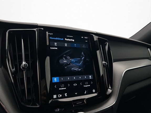 Volvo XC60 26 of 30