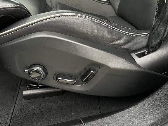 Volvo XC60 30 of 30