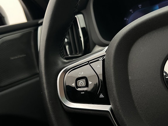 Volvo XC60 18 of 30