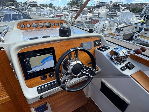 Nimbus 33 Nova | 2000 | Volvo Penta KAD 43 7 of 12