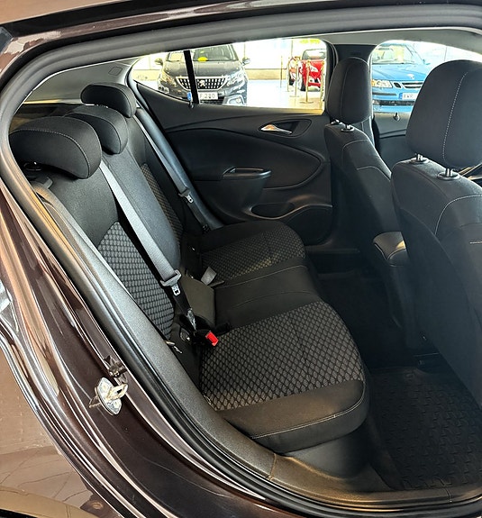 Opel Astra 10 of 19