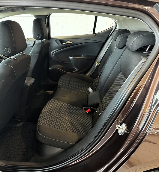 Opel Astra 11 of 19