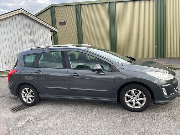 Peugeot 308 SW 6 of 10