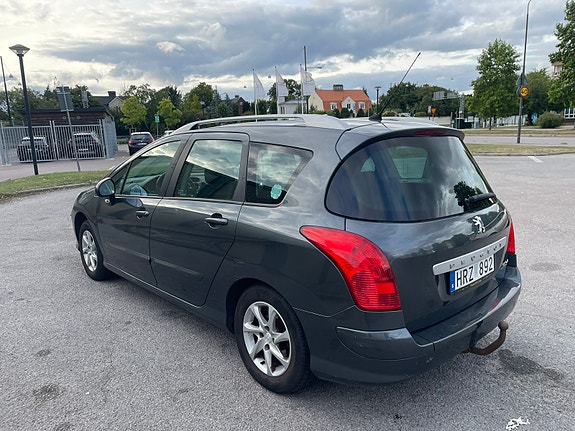 Peugeot 308 SW 4 of 10