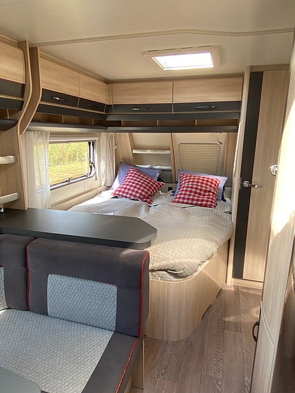 Hobby 560 KMFE DE LUXE (BARNKAMMARE) 4 of 10