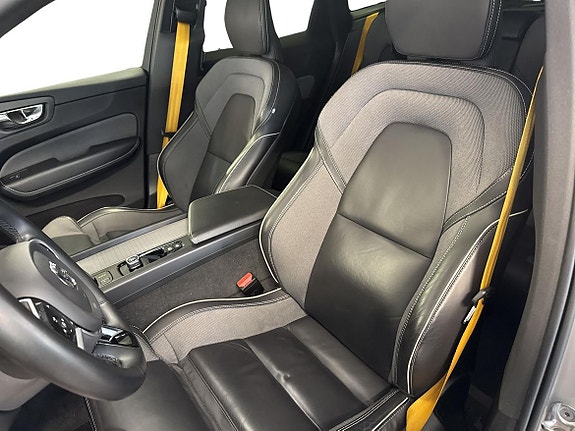 Volvo XC60 10 of 17