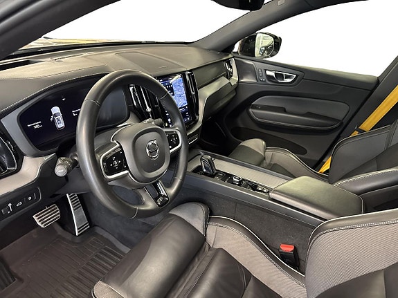 Volvo XC60 6 of 17