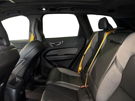 Volvo XC60 7 of 17