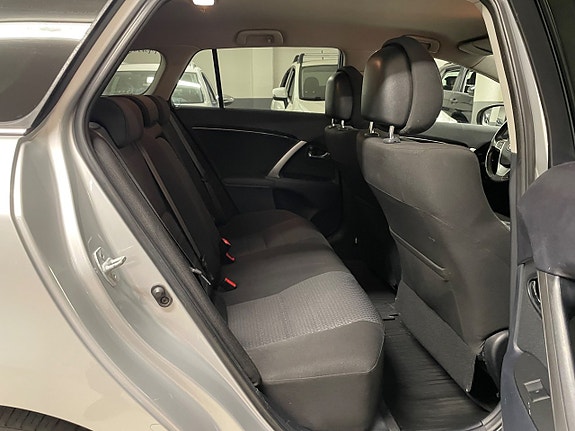 Toyota Avensis 14 of 25