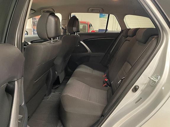 Toyota Avensis 10 of 25
