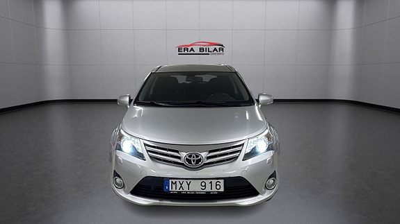 Toyota Avensis 2 of 25