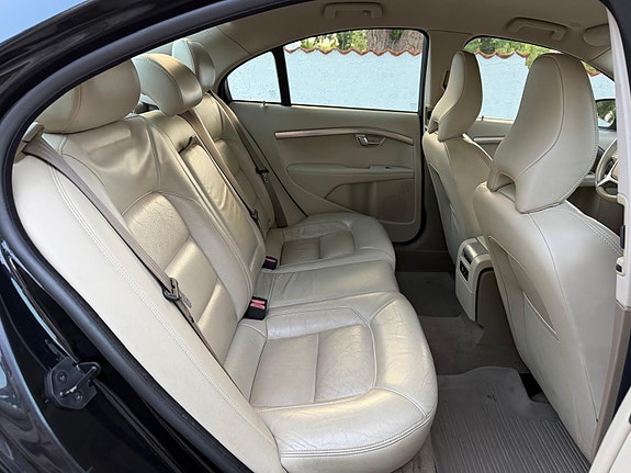 Volvo S80 5 of 5