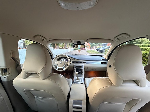 Volvo S80 4 of 5