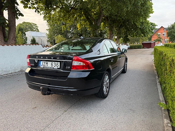 Volvo S80 2 of 5