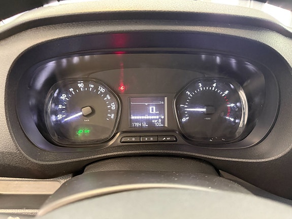 Peugeot Expert 13 of 19