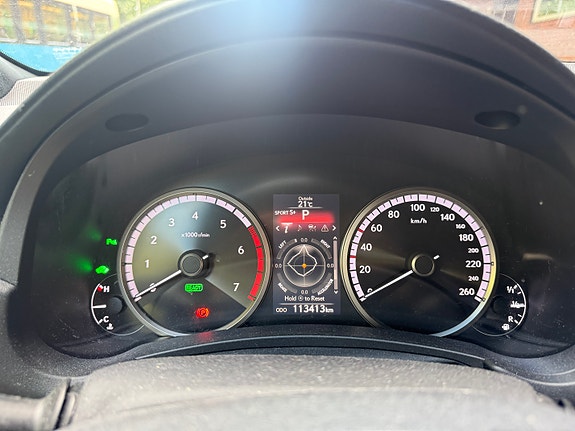 Lexus NX300h 9 of 12