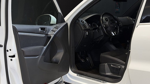 Volkswagen Tiguan 12 of 24