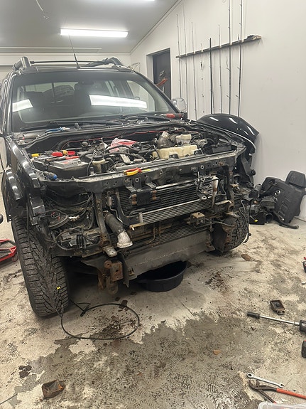Nissan Navara 2 of 2