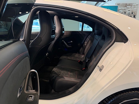 Mercedes-Benz CLA200 20 of 25