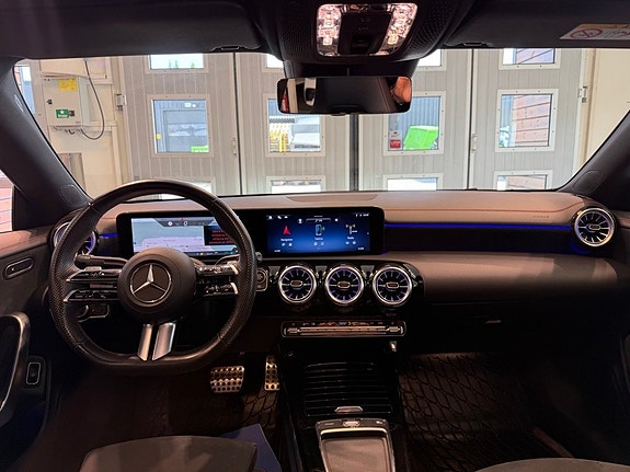 Mercedes-Benz CLA200 5 of 25