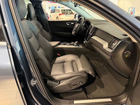Volvo XC60 11 of 27