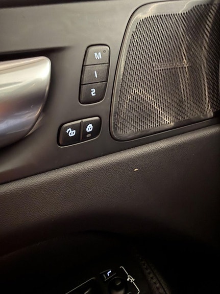 Volvo XC60 17 of 27