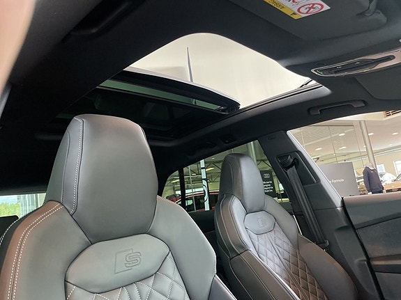 Audi Q8 12 of 14