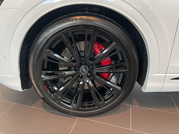 Audi Q8 13 of 14